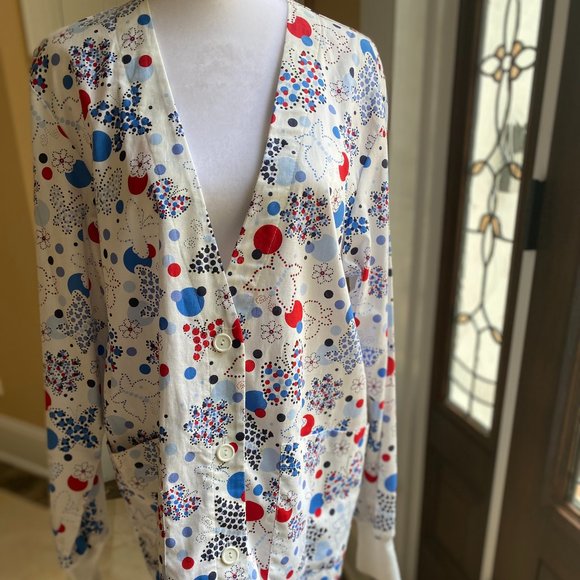 Scrub Top Long Sleeve Size XS- runs slightly big - Picture 2 of 9